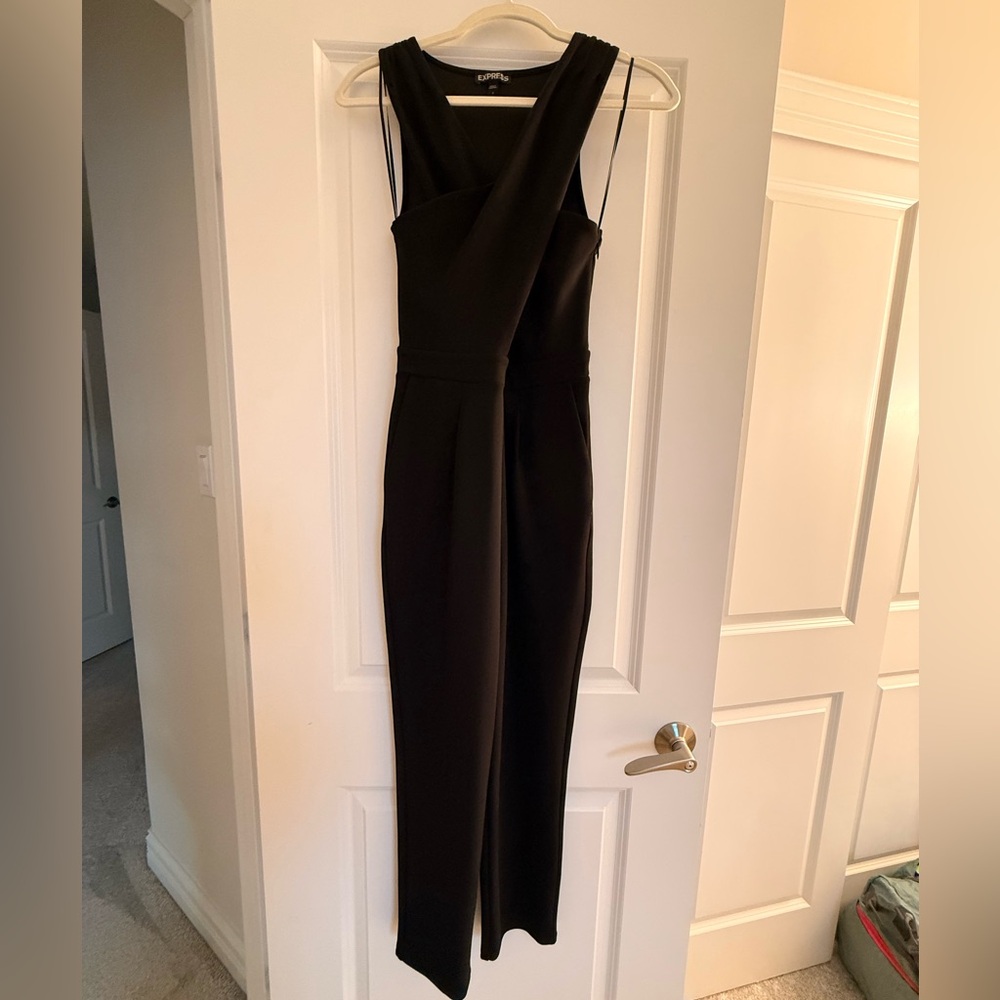 Express Classic Black Top